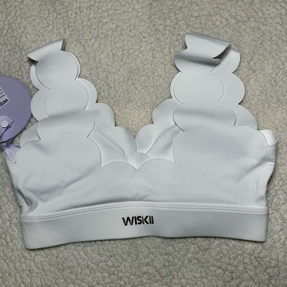 Wiskii Soufflé Sports Bra M - Ivory
Brand New With Tags - Picture 7 of 12